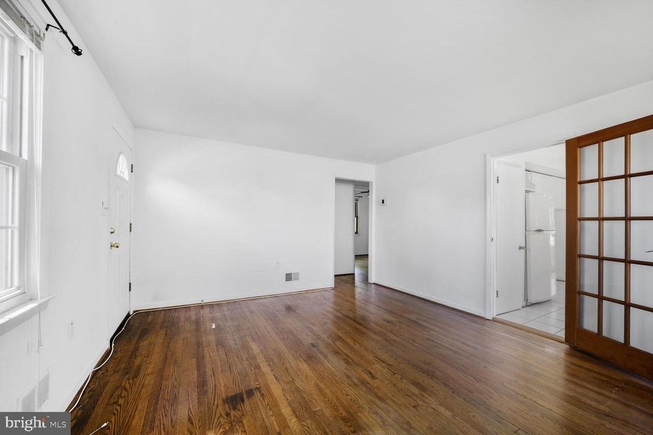 9506 52nd Ave - Photo 4 of 20