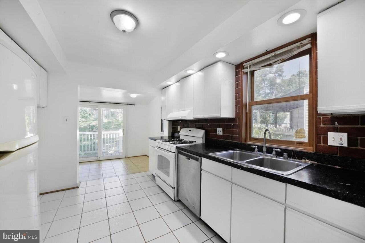 9506 52nd Ave - Photo 7 of 20