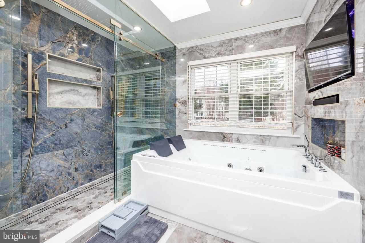 15013 Jerimiah Ln - Photo 4 of 35