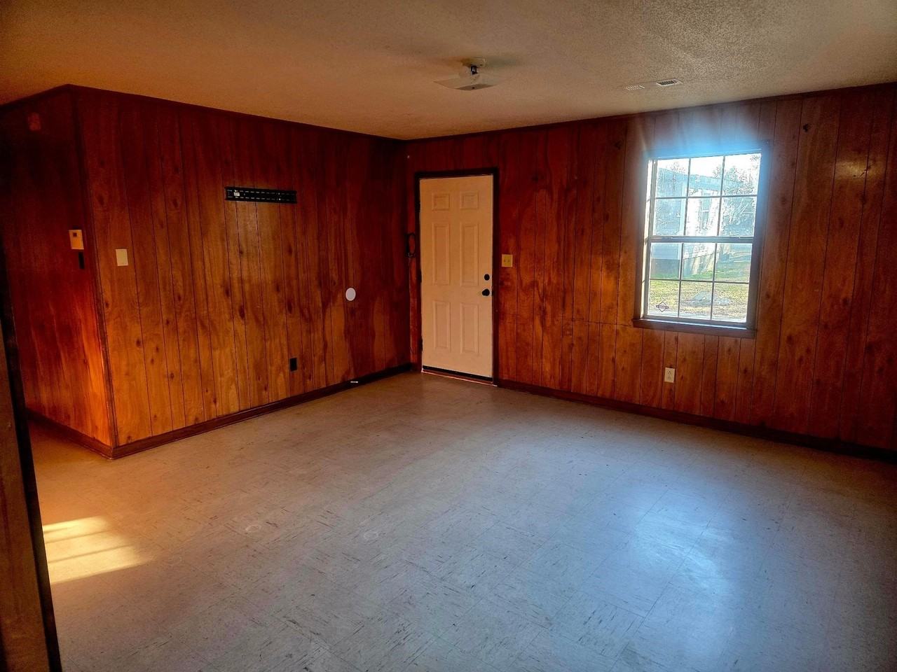 187 Land Ave - Photo 4 of 8