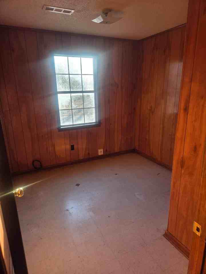 187 Land Ave - Photo 5 of 8