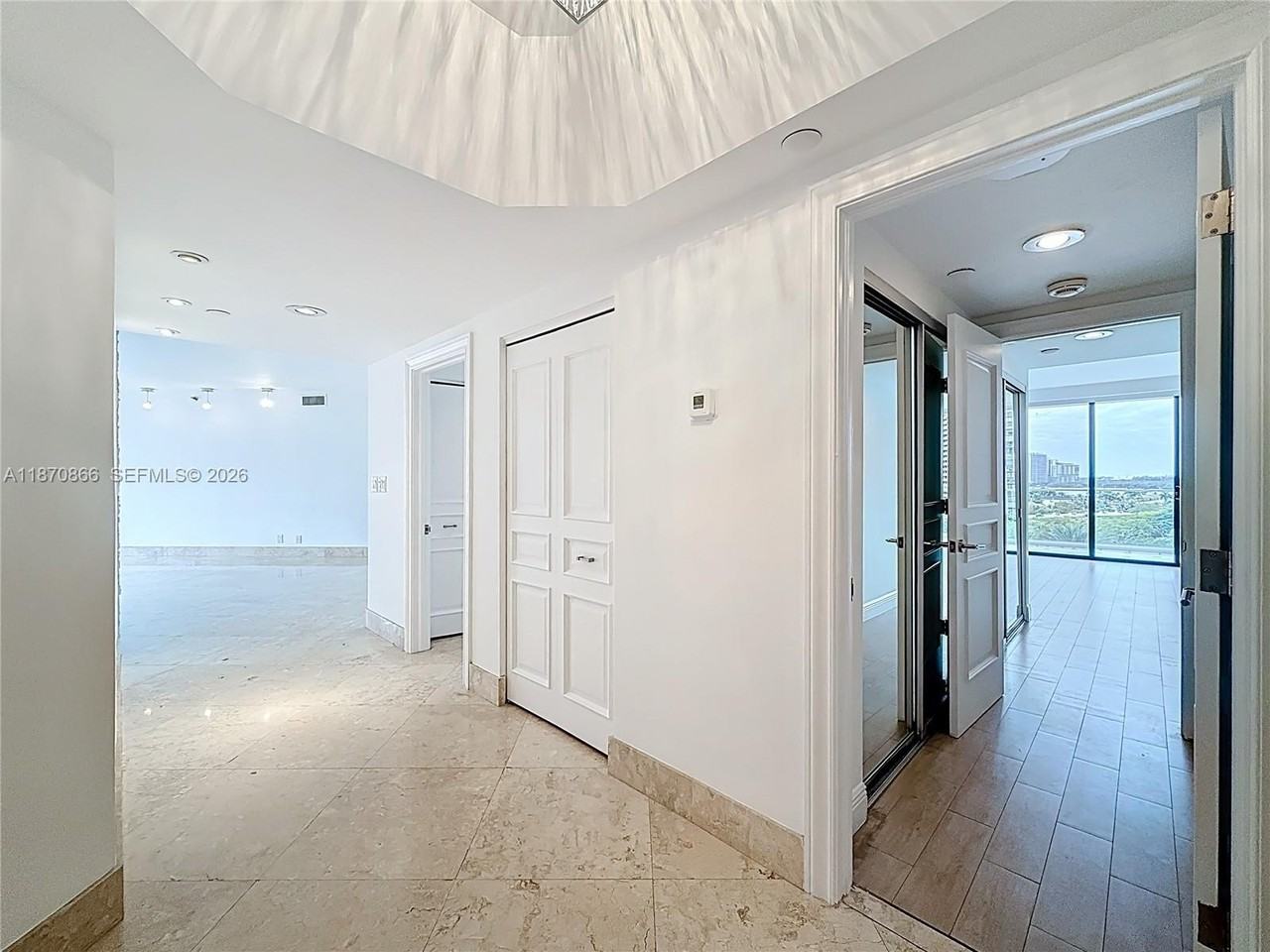 2800 Island Blvd #902 - Photo 3 of 48