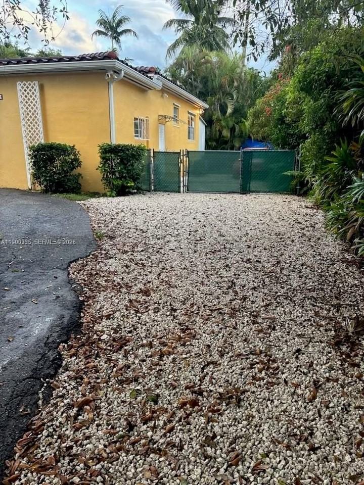 6102 Sw 58th St #B - Photo 2 of 11