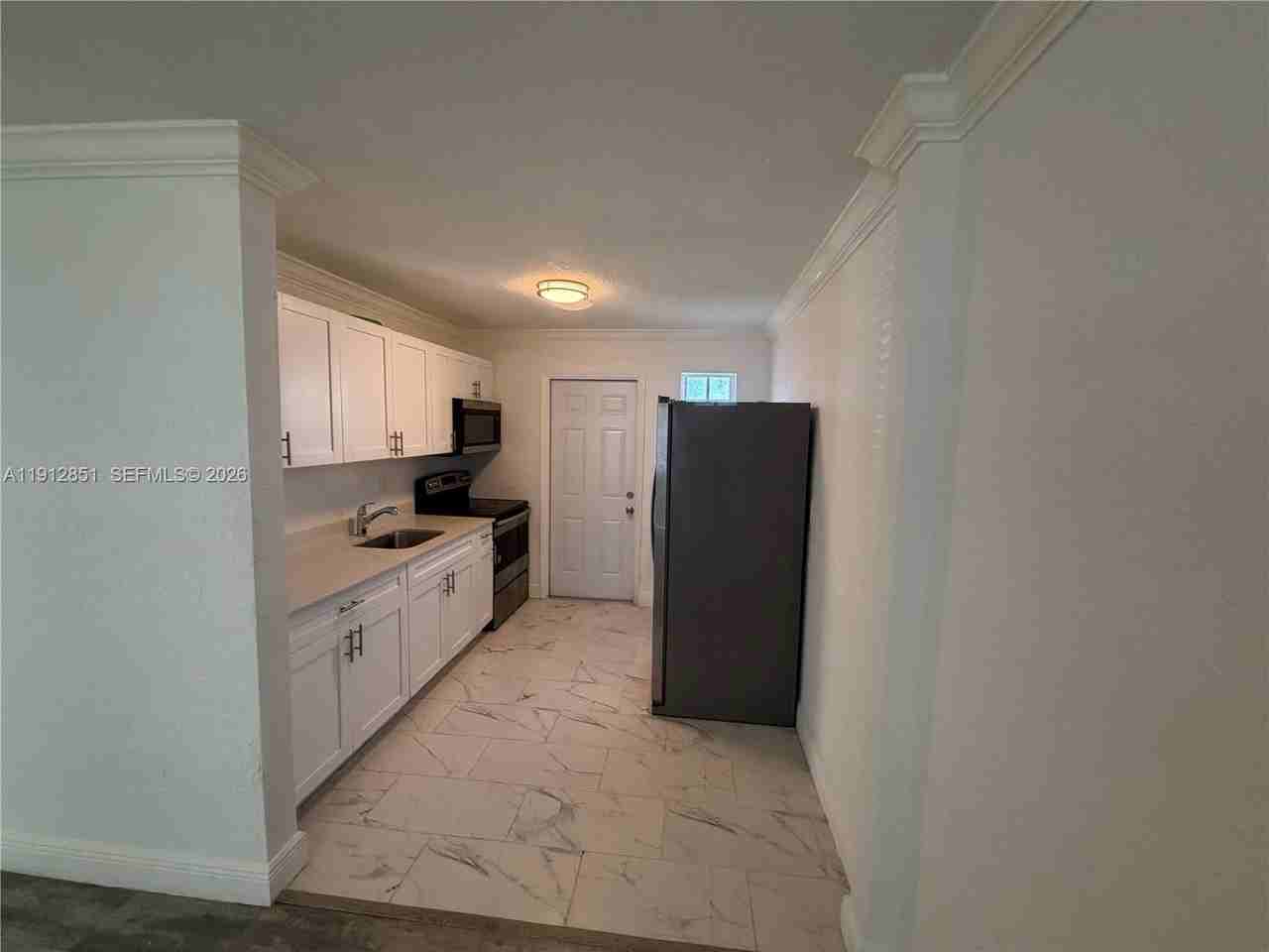 5511 Sw 20th St #8 - Photo 7 of 22