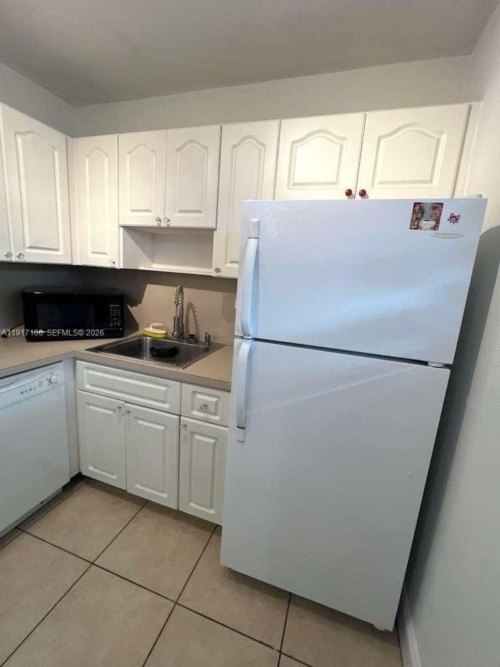 2050 N Douglas Rd #211 - Photo 6 of 18