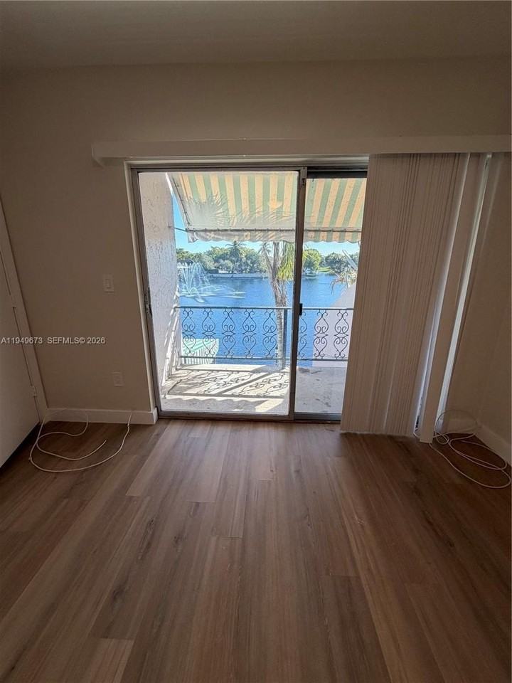 7216 Jacaranda Ln - Photo 4 of 17