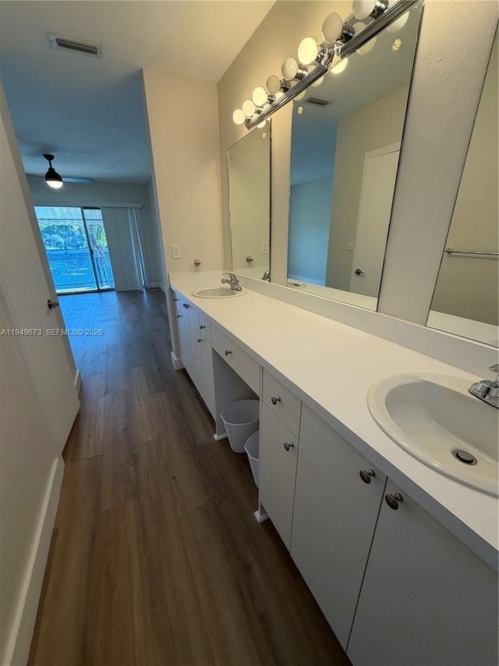 7216 Jacaranda Ln - Photo 6 of 17