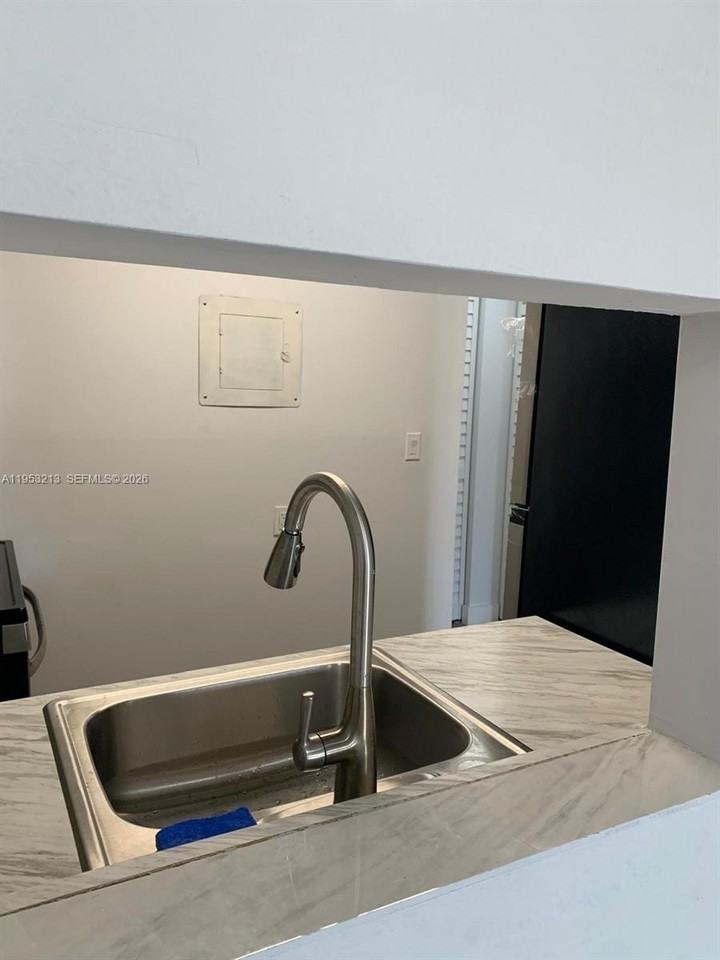 271 Nw 177th St #B117 - Photo 5 of 10