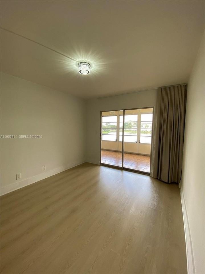 1903 Bermuda Cir #D2 - Photo 7 of 22