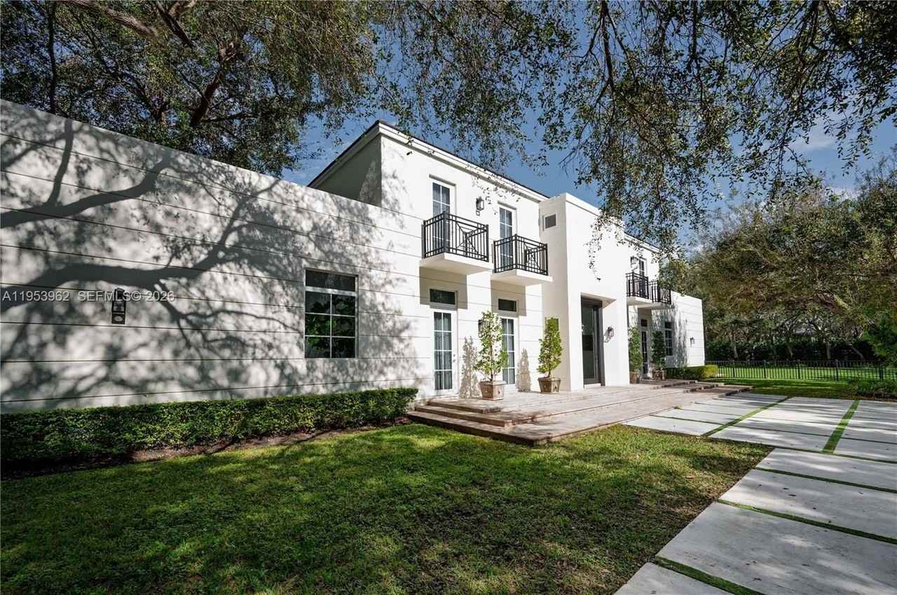 6355 Sw 114th St - Photo 3 of 50