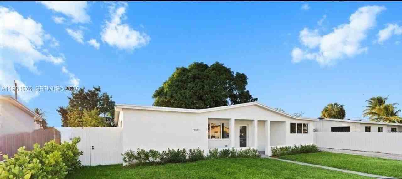 19320 Nw 37th Ave - Photo 2 of 16