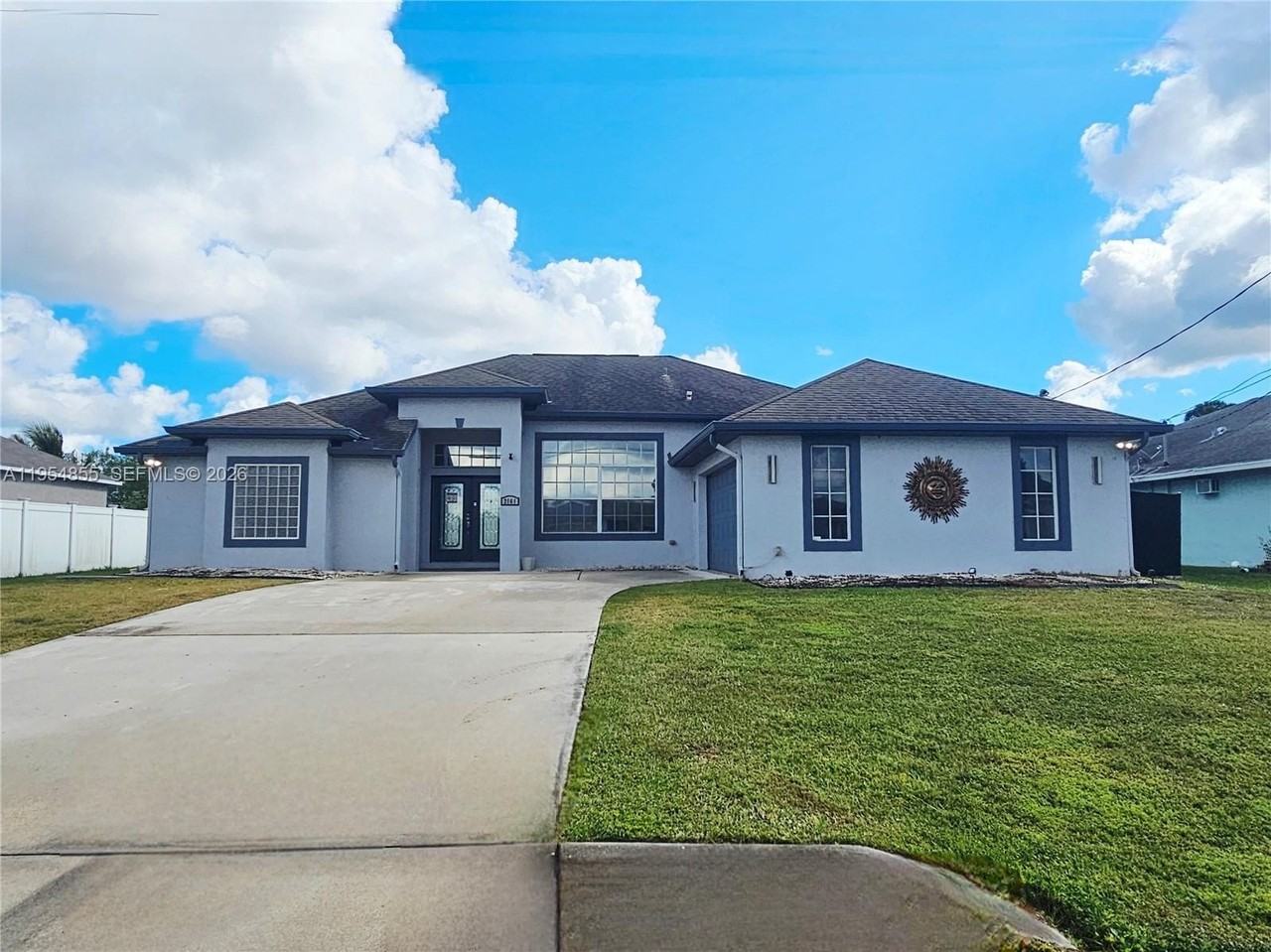 2161 Sw Imperial St #0 - Photo 2 of 31