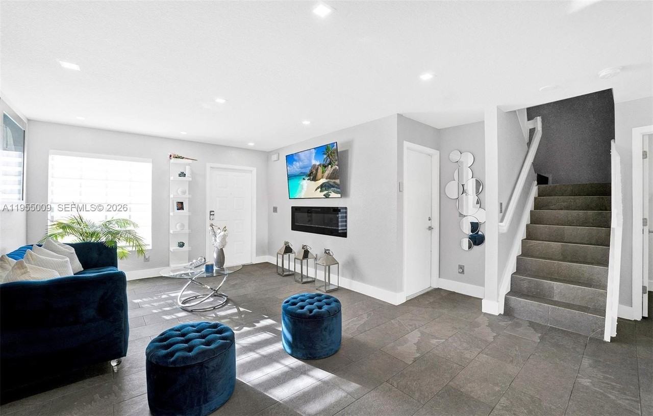 2311 Sw 87th Way #2311 - Photo 3 of 19