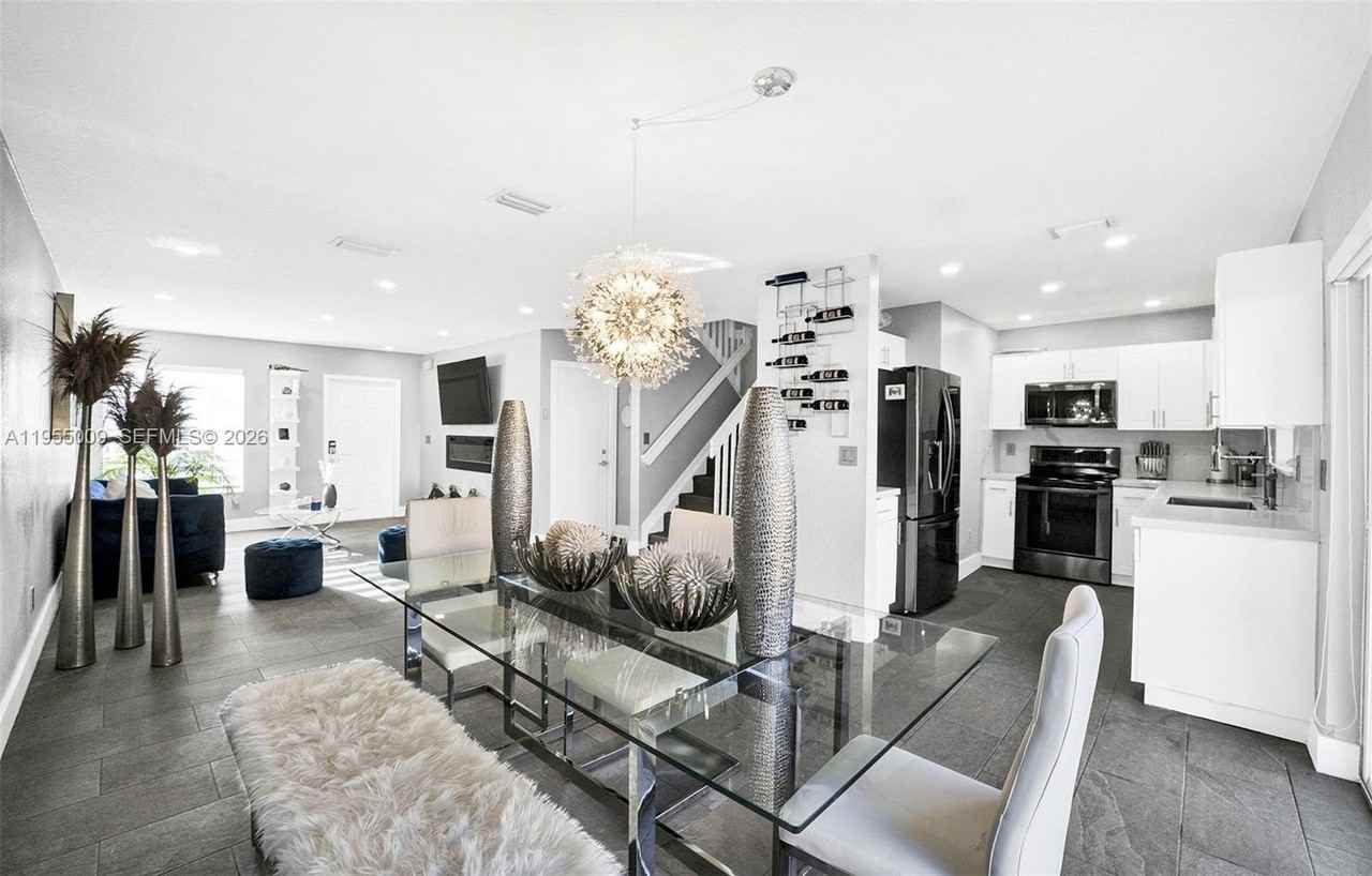 2311 Sw 87th Way #2311 - Photo 5 of 19