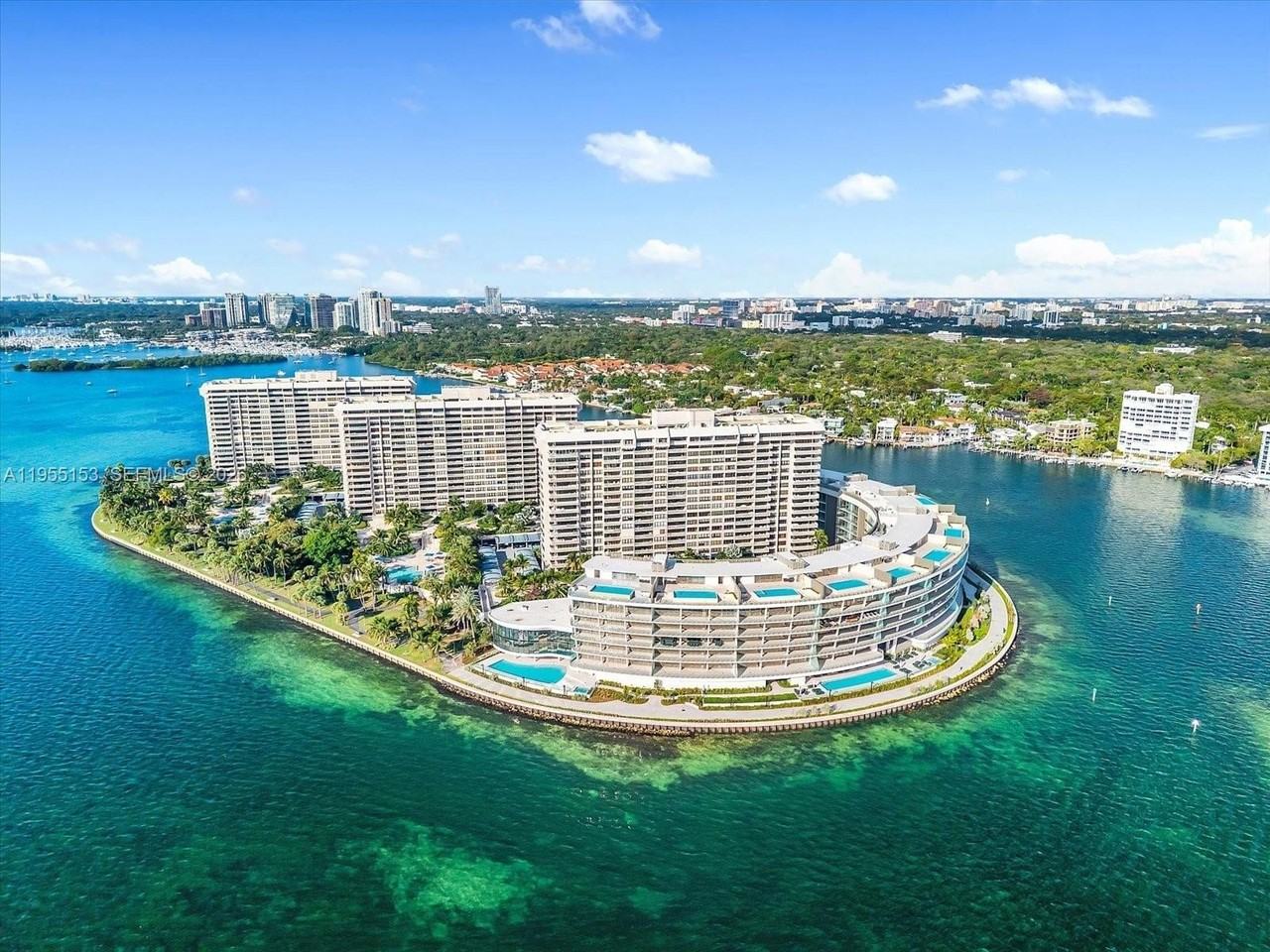 5 Grove Isle Dr #L305 - Photo 4 of 35