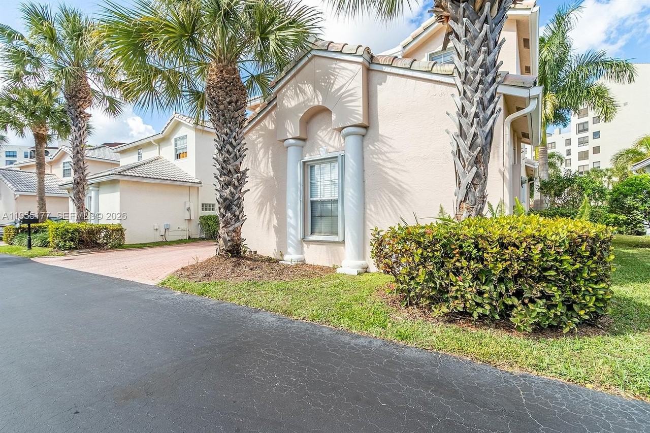 7387 Panache Way - Photo 3 of 50