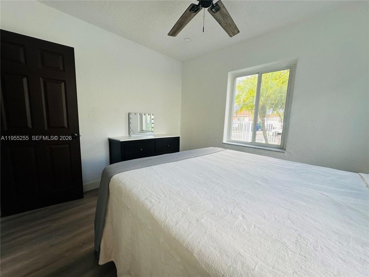 3052 Sw 6th St #3052 - Photo 3 of 10