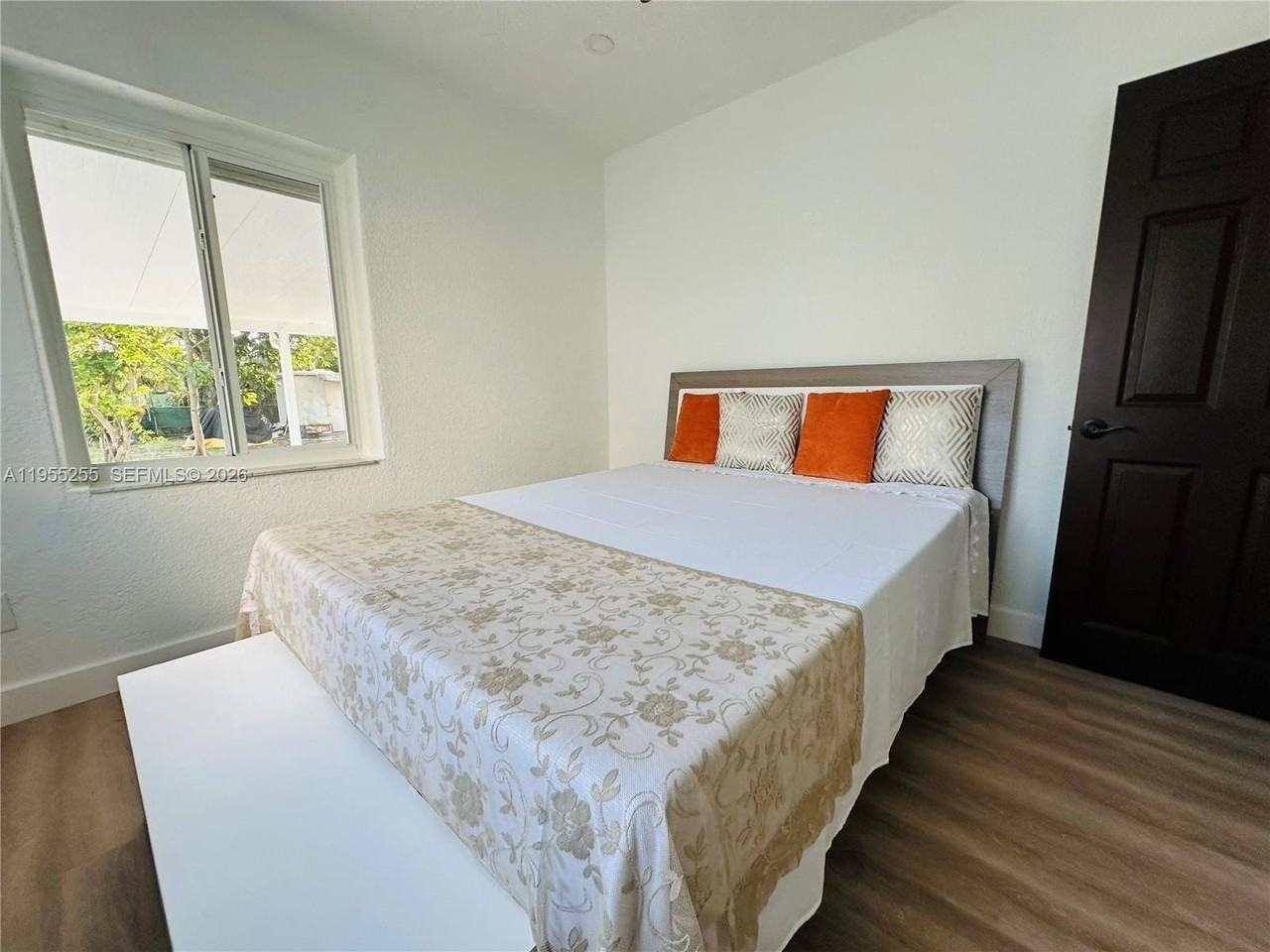 3052 Sw 6th St #3052 - Photo 4 of 10