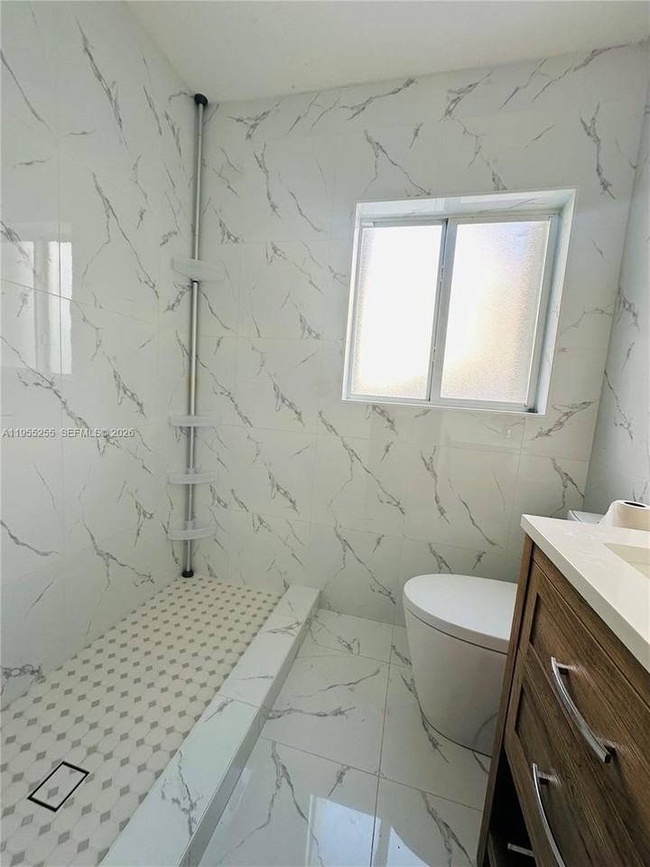 3052 Sw 6th St #3052 - Photo 7 of 10