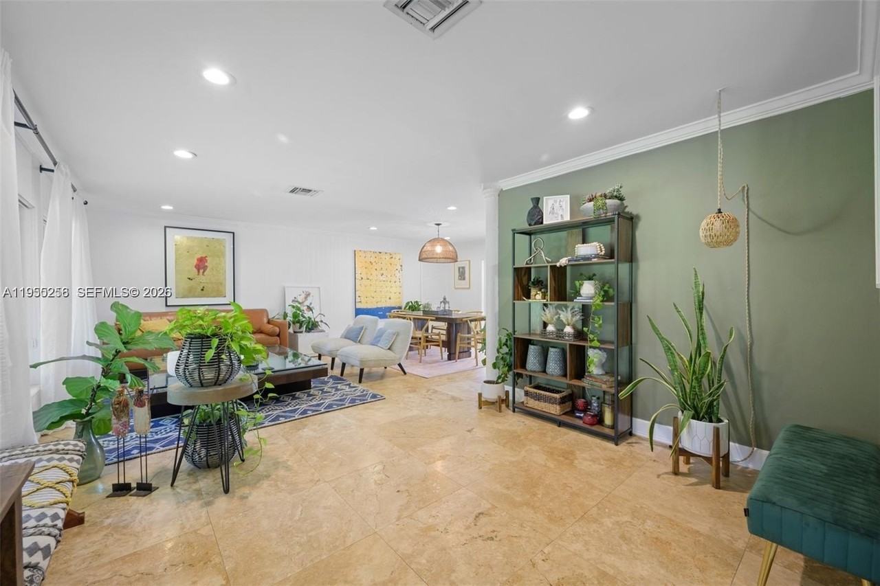 8330 Sw 171st St - Photo 6 of 40