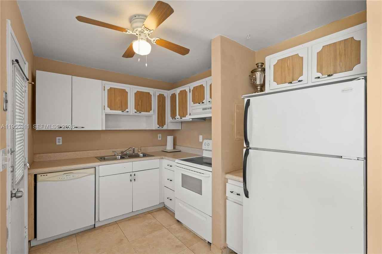 2930 Point East Dr #E312 - Photo 6 of 22