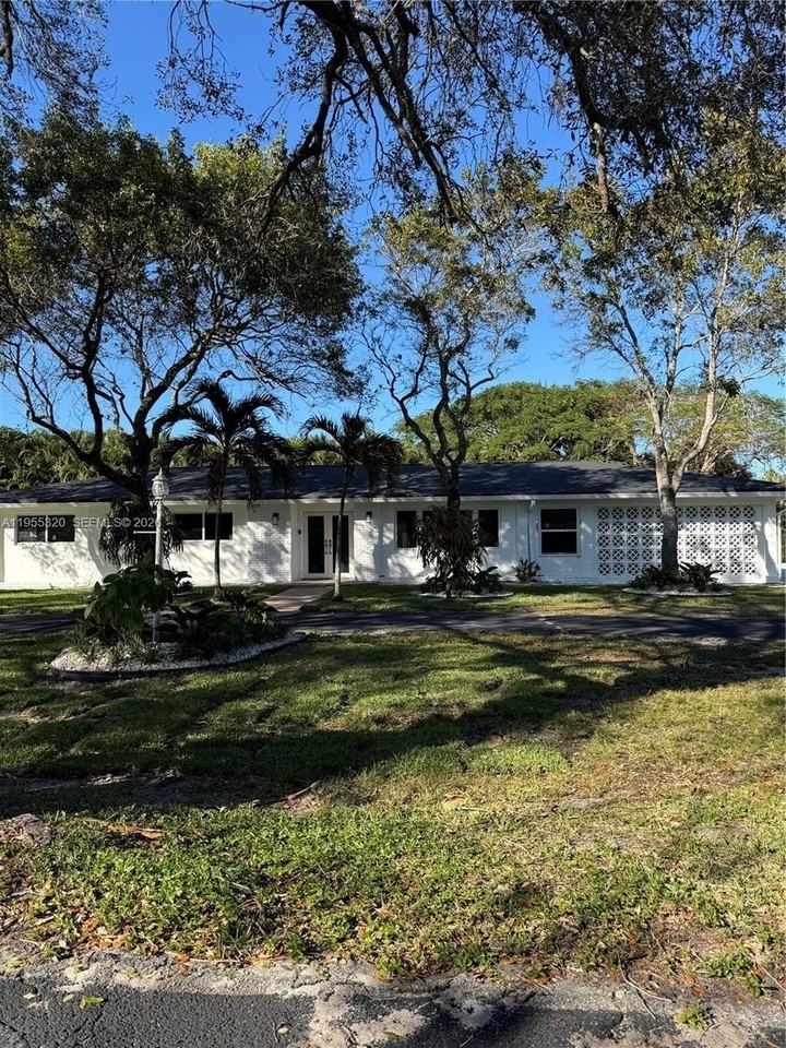 12101 Nw 6th St #12101 - Photo 2 of 2