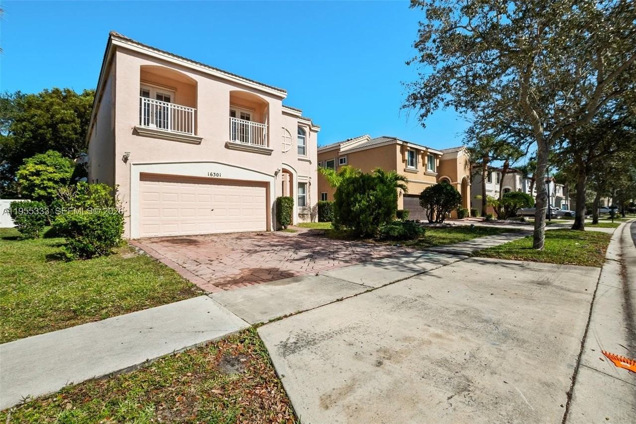 16301 Sw 49th Ct - Photo 2 of 37