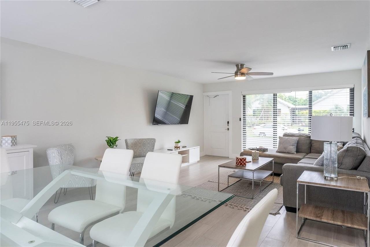 510 Se 3rd Ave #A - Photo 7 of 21