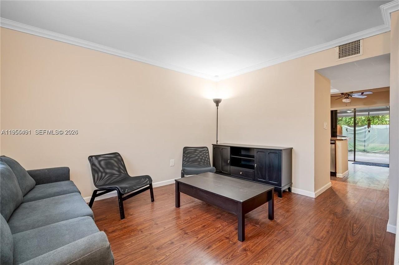 1927 Sw 107th Ave #306 - Photo 3 of 23