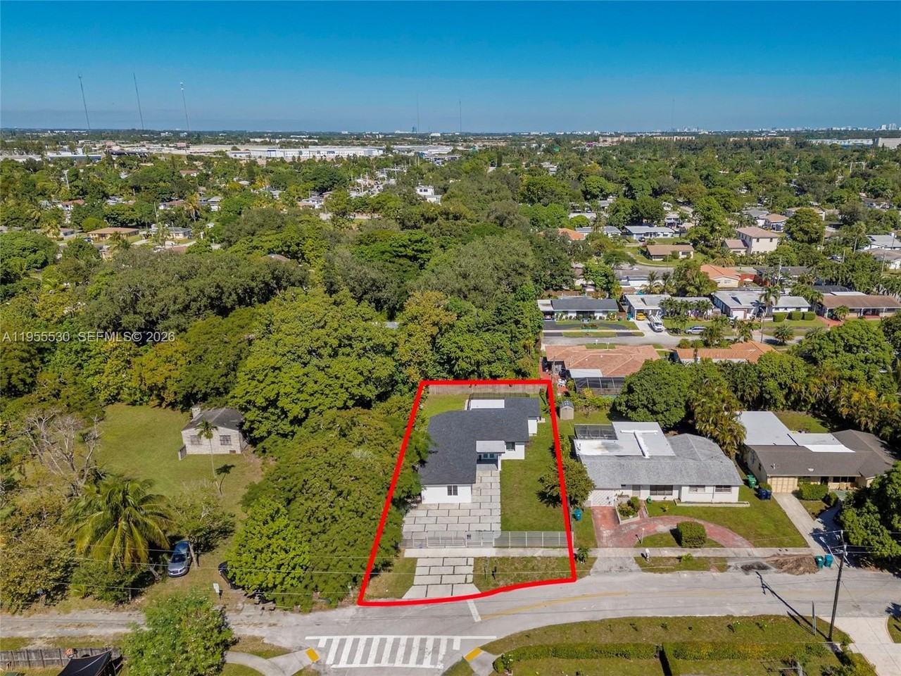 651 Ne 172nd St #651 - Photo 4 of 21