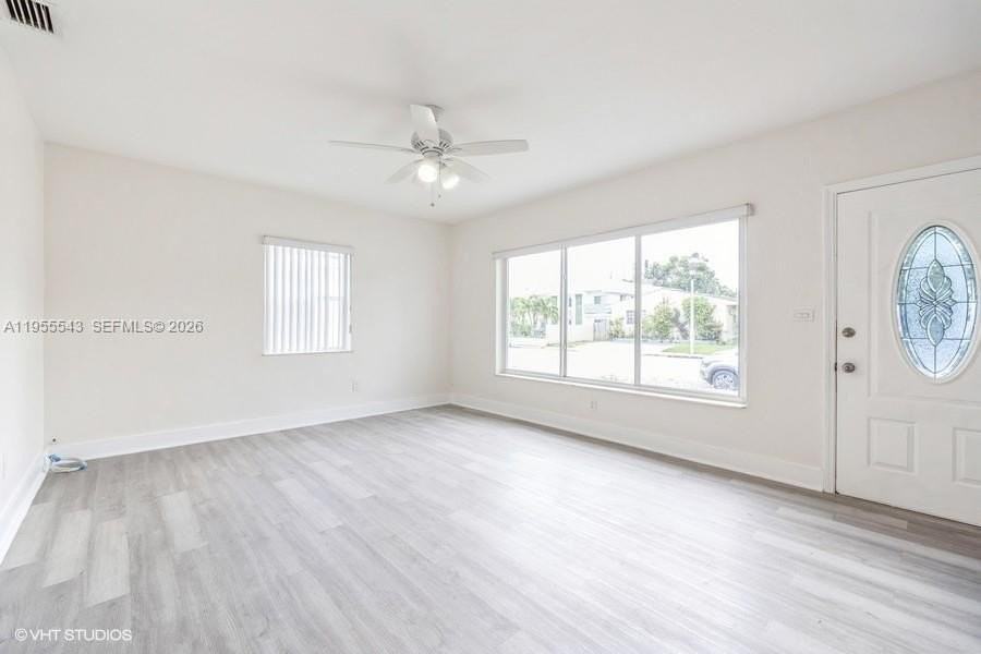 759 81st St - Photo 5 of 34