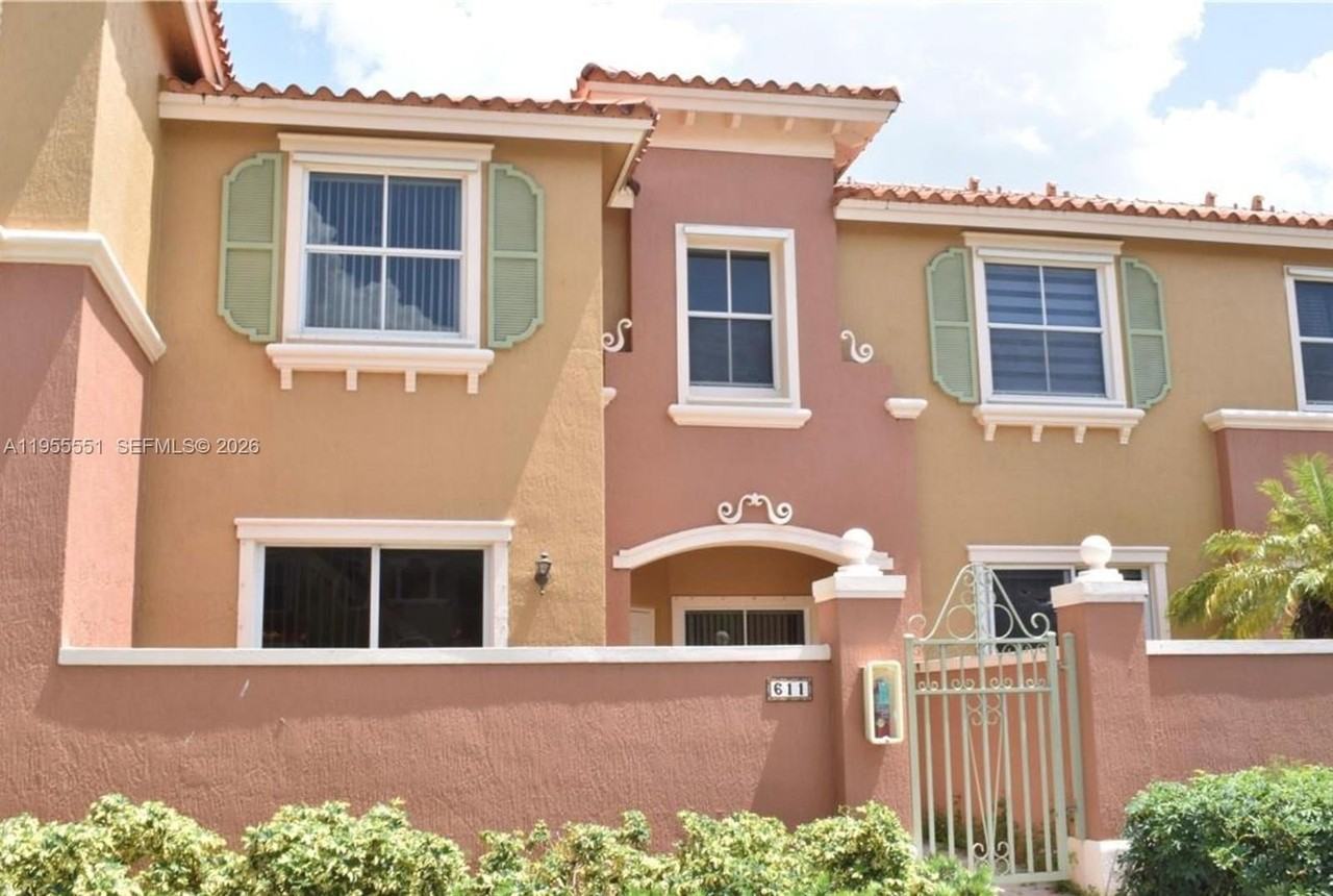 611 Sw 107th Ave #1702 - Photo 4 of 18