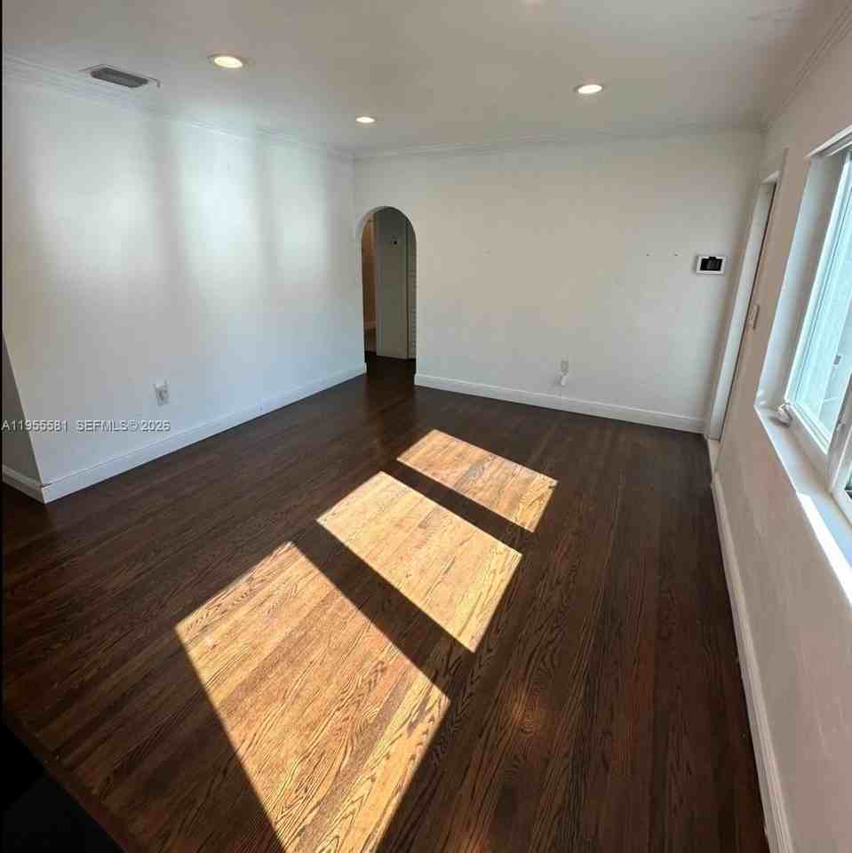 109 Camilo Ave - Photo 5 of 31