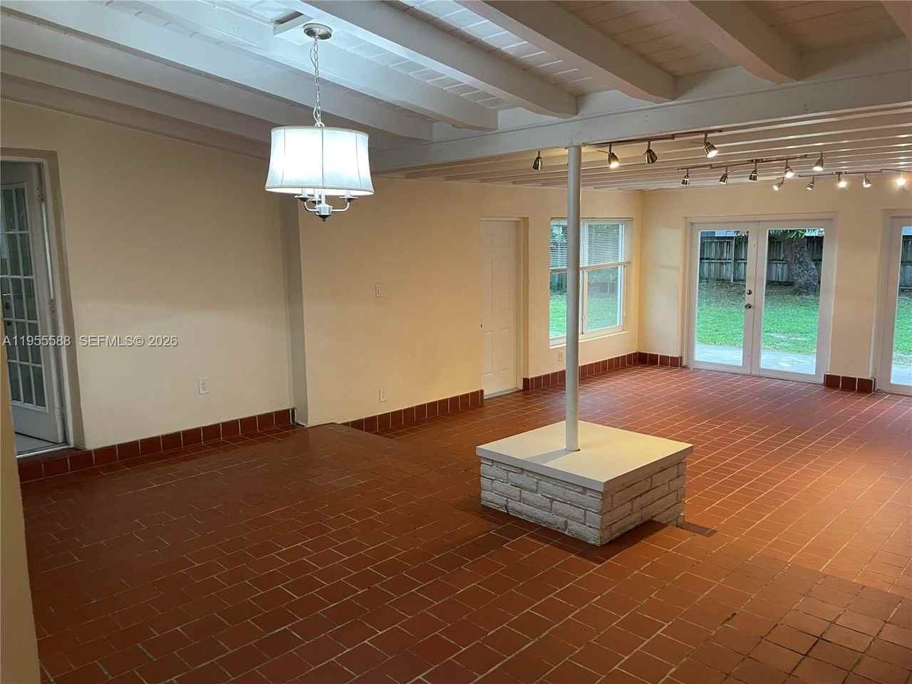 535 Nw 121st St - Photo 4 of 29