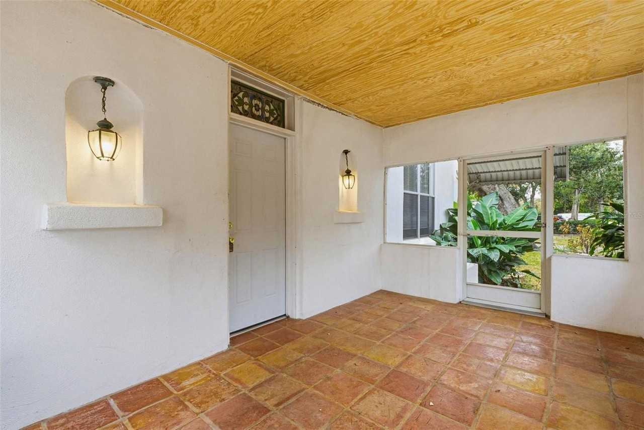 1706 4th Ave E - Photo 4 of 26