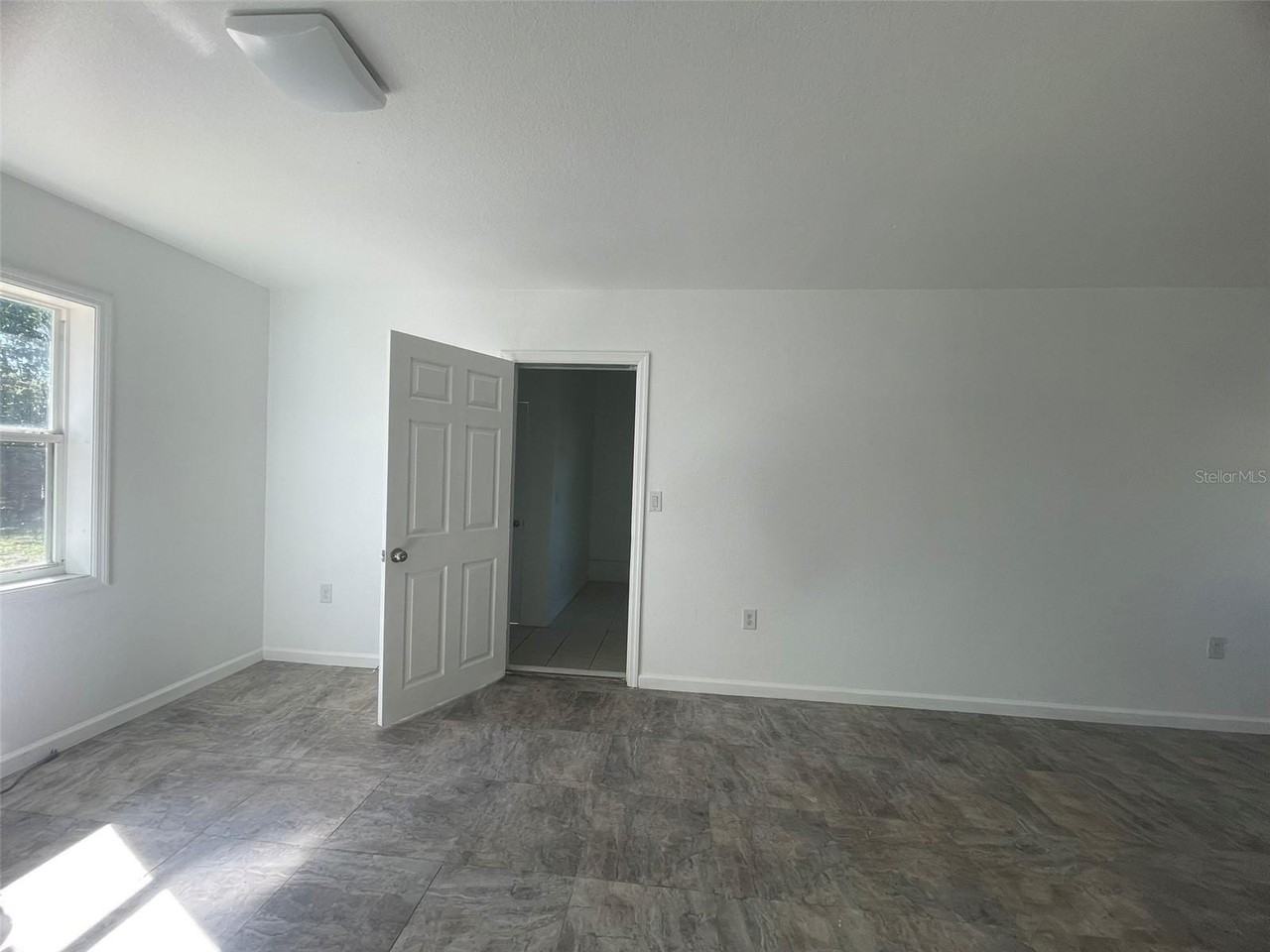 525 E Helen Ave - Photo 6 of 28