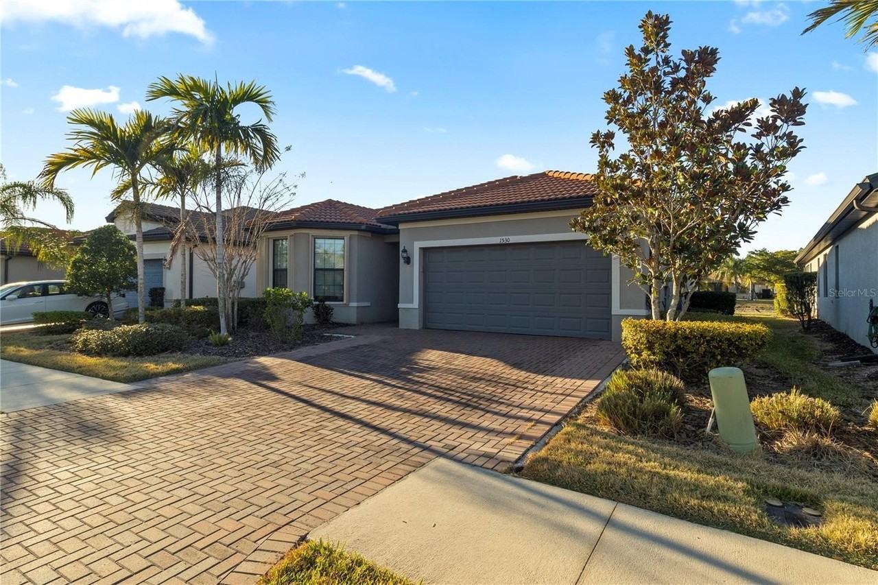 1530 Hyssop Loop - Photo 3 of 50