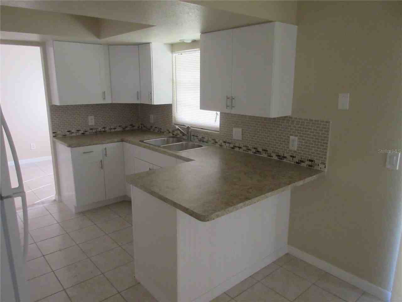 979 Roseway Ter Nw - Photo 2 of 9