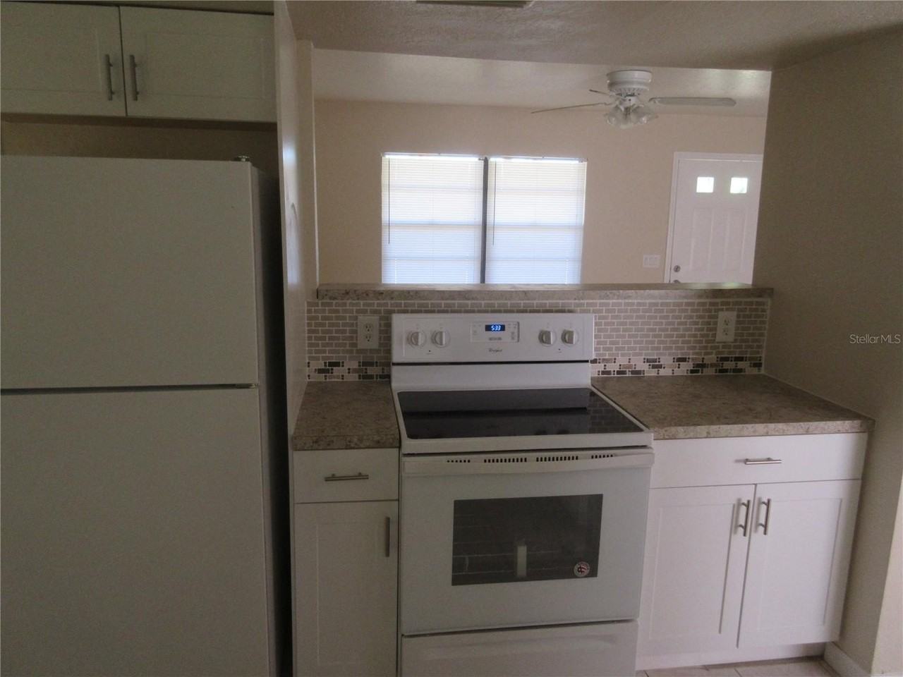 979 Roseway Ter Nw - Photo 3 of 9