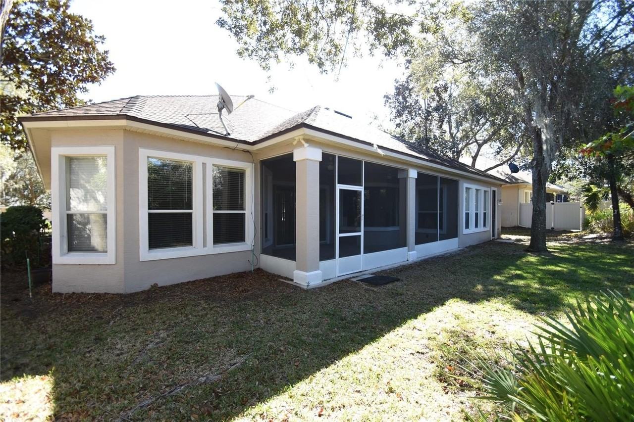 17 N Village Dr - Photo 2 of 50