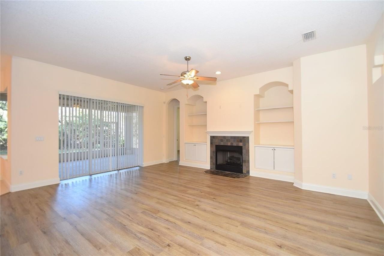 17 N Village Dr - Photo 7 of 50