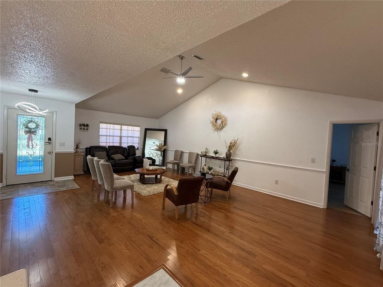 32 Westlawn Pl - Photo 2 of 21