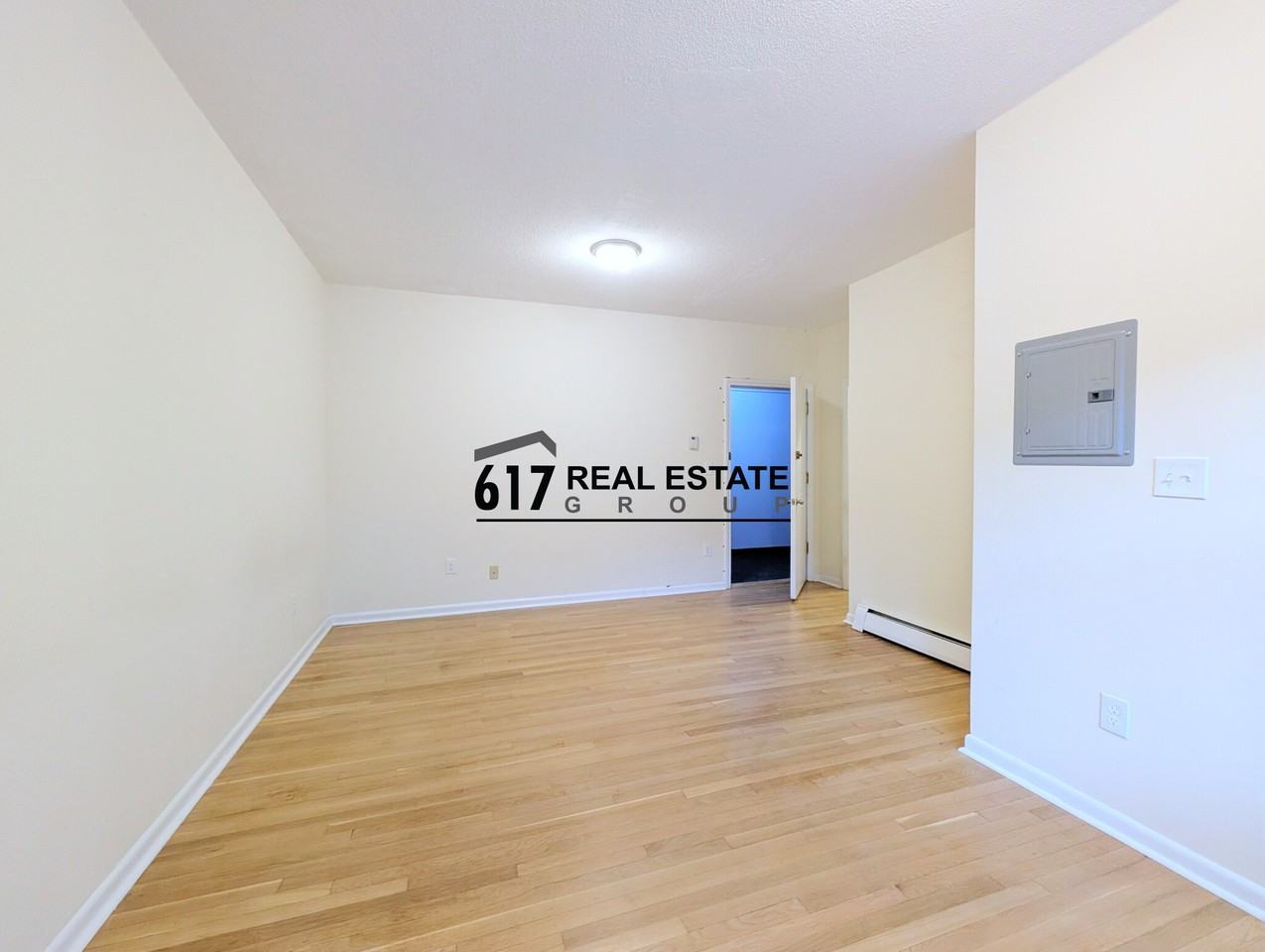 2018 Commonwealth Ave #33 - Photo 3 of 7