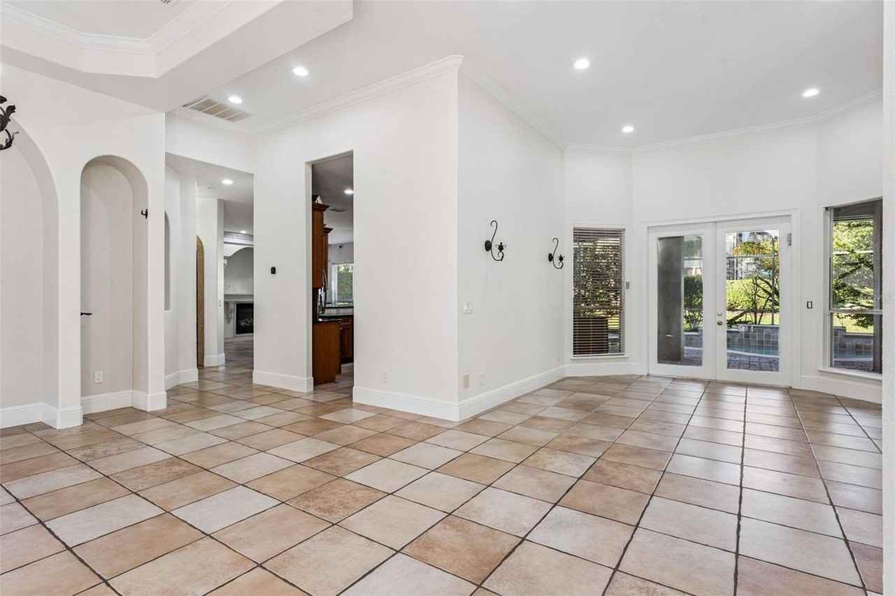 8824 Elliotts Ct - Photo 6 of 43