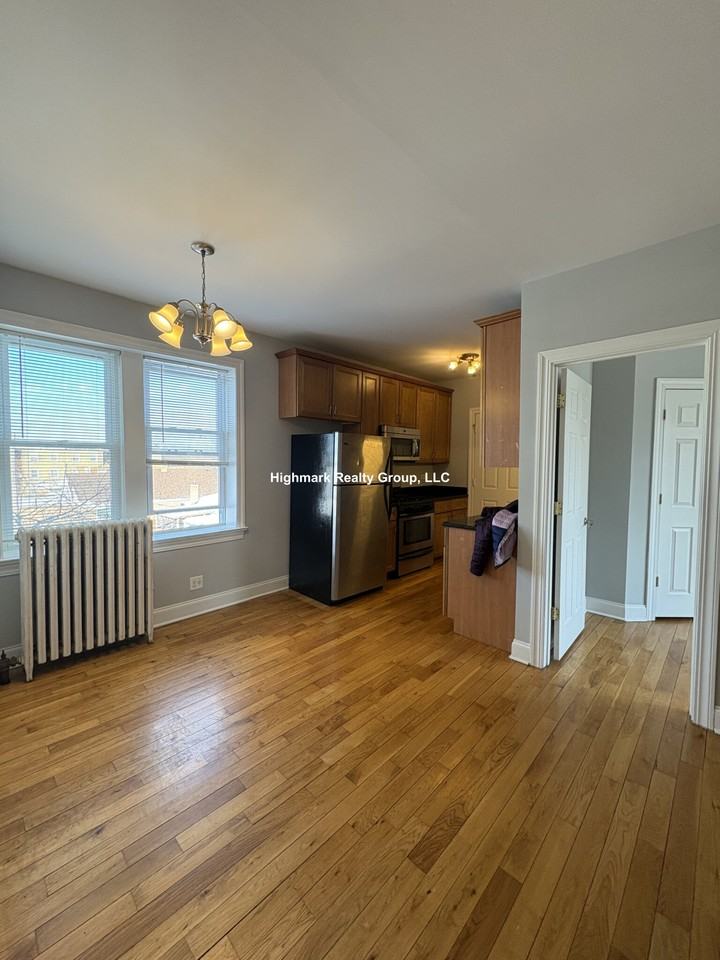 4548 W George St #3A - Photo 3 of 10