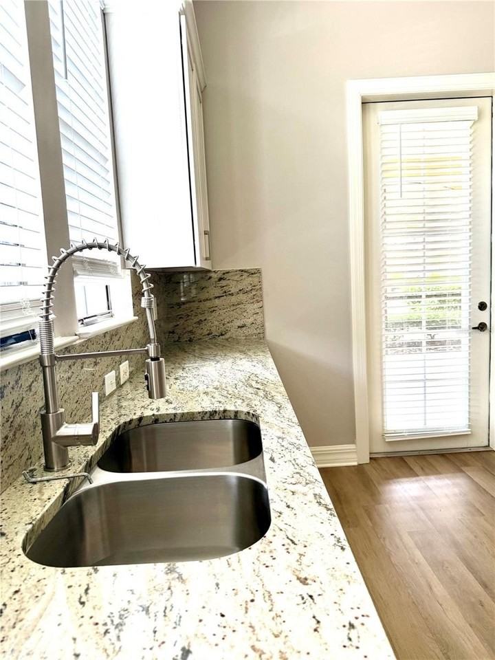 509 Mirasol Cir #101 - Photo 7 of 12