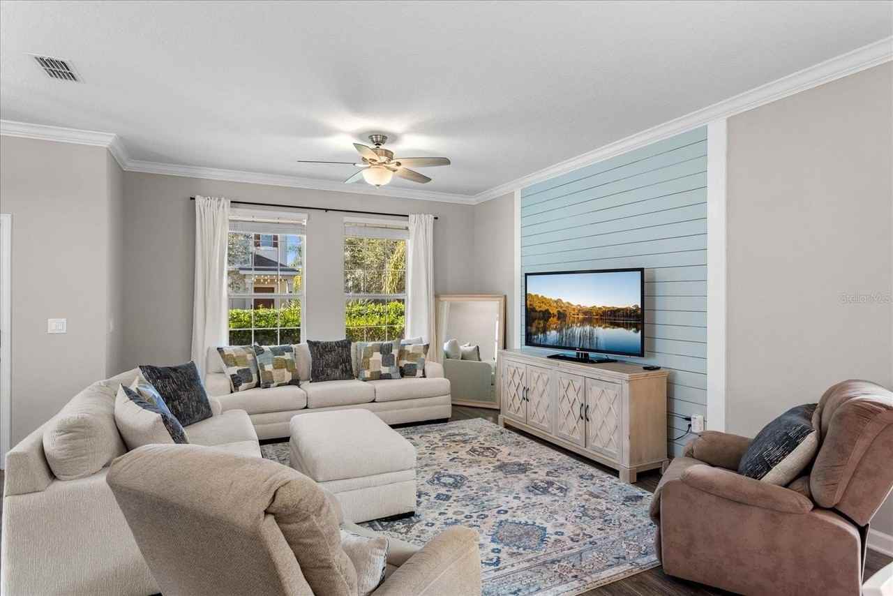 11096 Silver Surfer Aly - Photo 4 of 22