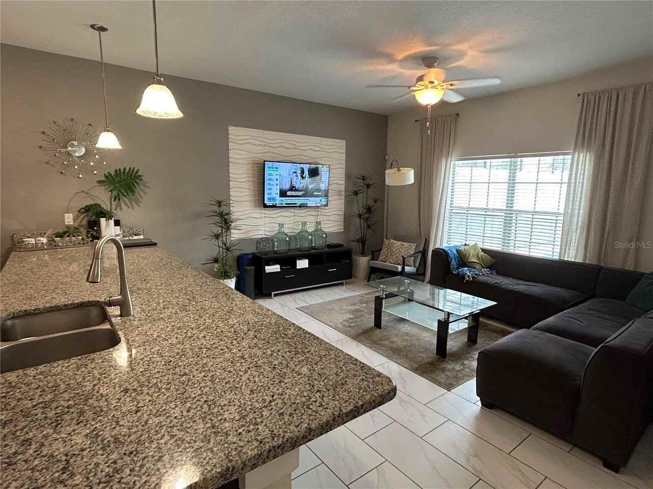 1573 Moon Valley Dr - Photo 2 of 17