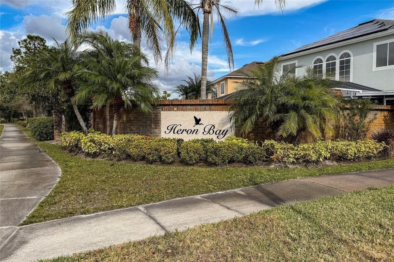 14019 Heron Pond Ct - Photo 4 of 32