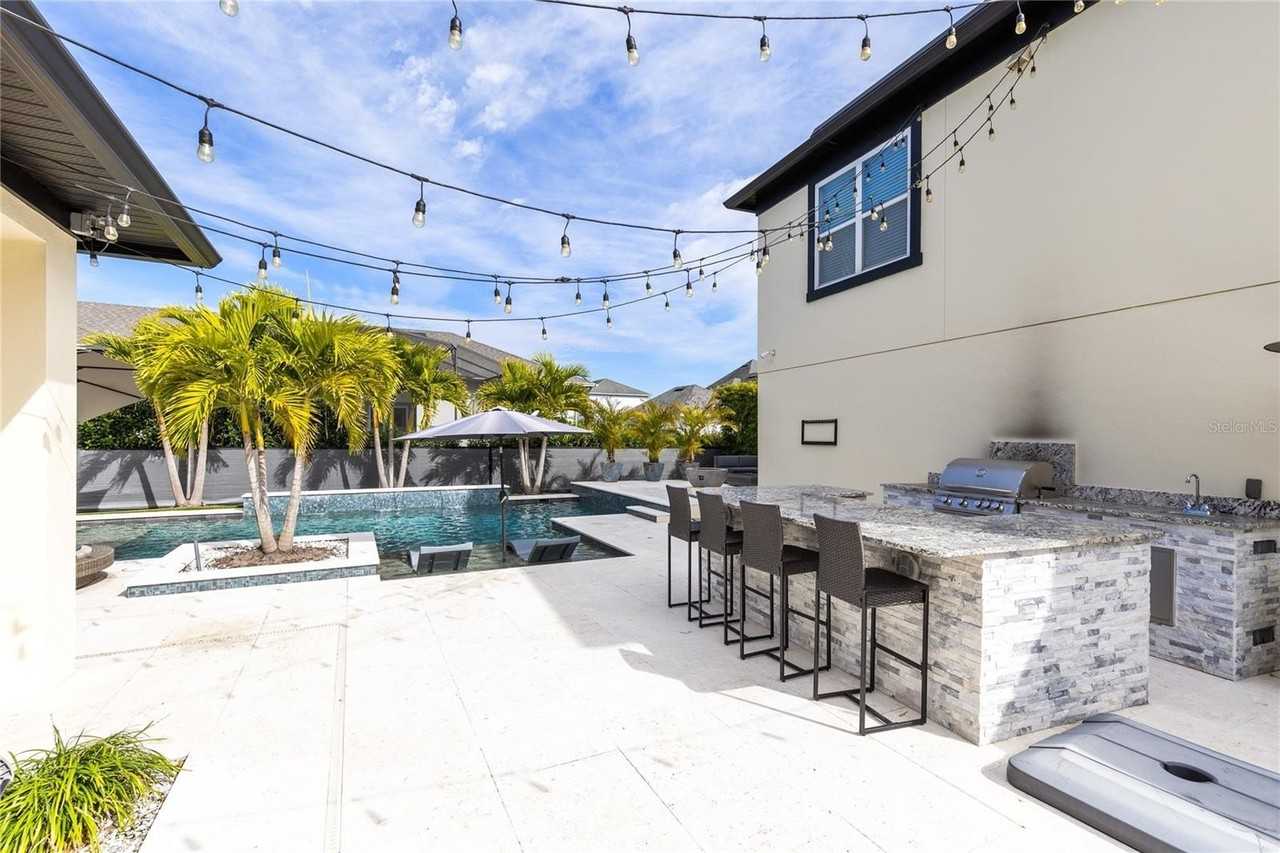 13153 Lessing Ave - Photo 4 of 50